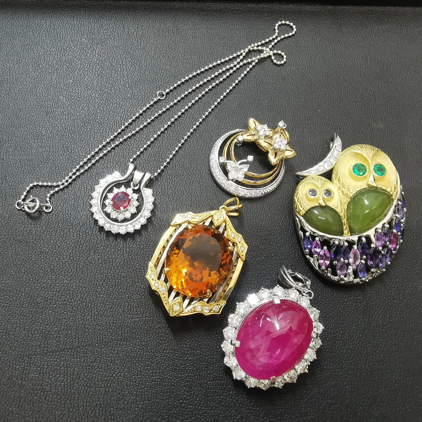 こんにちは！今日はたくさんの素敵なアクセサリーをお買取りさせ...