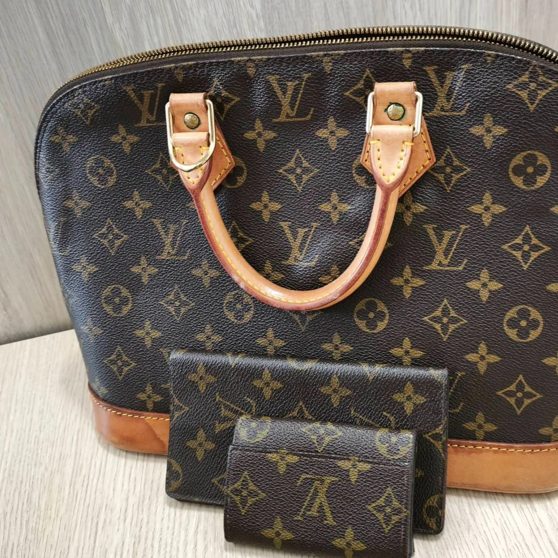 こんにちは😊今日も素敵なお品をお迎えしました！ルイヴィトンの...