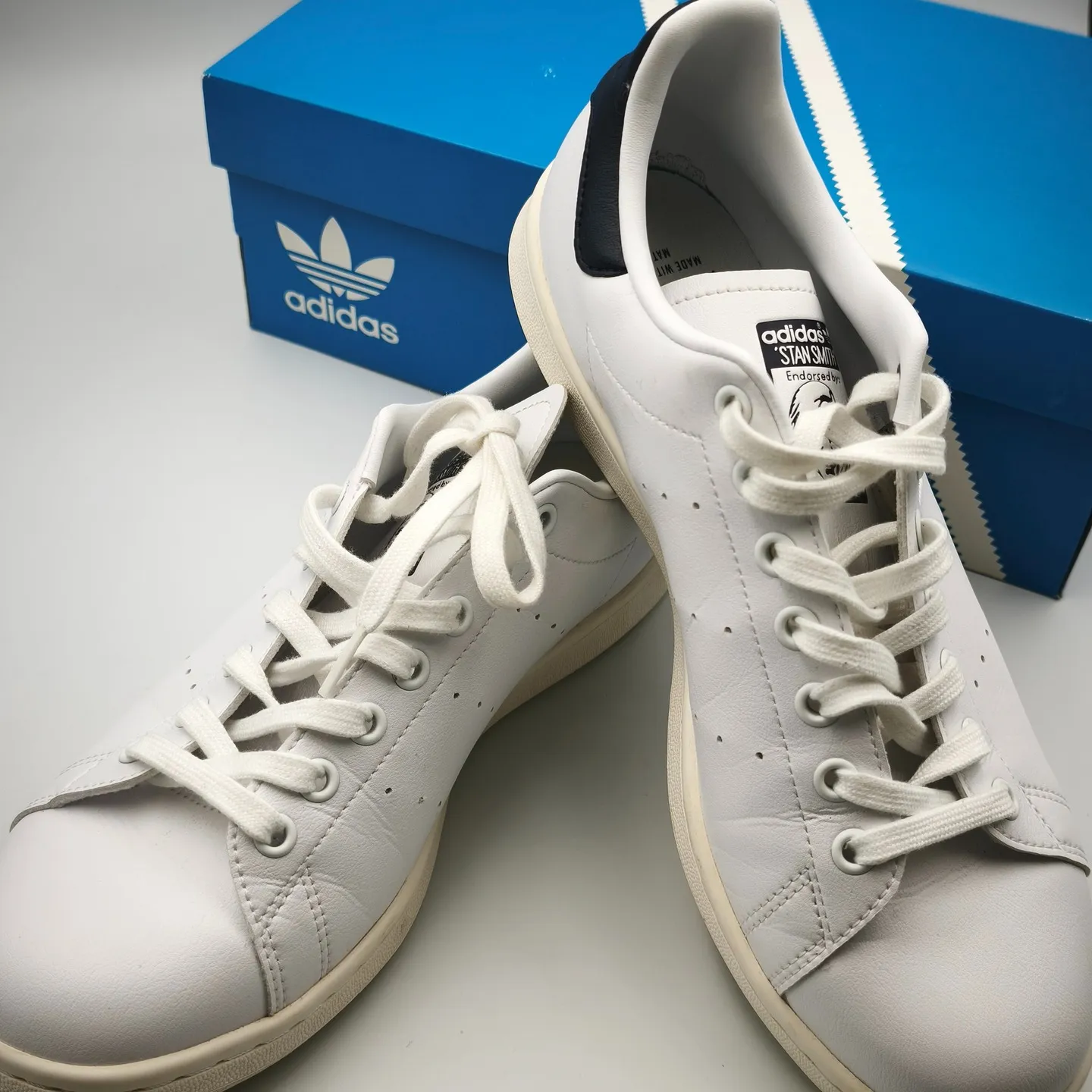 👟こんにちは！今日は素敵なお客様からスニーカーを買い取らせて...