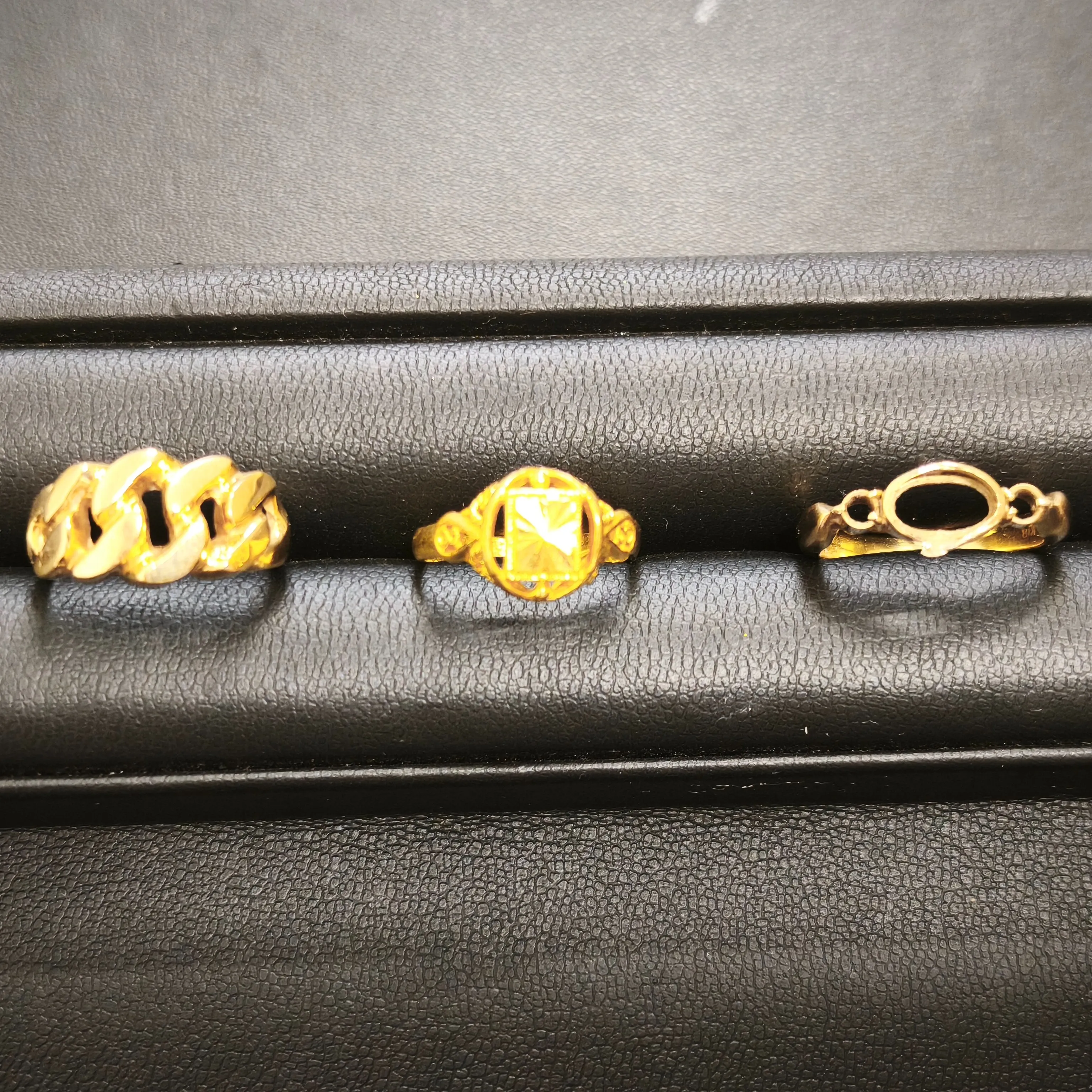今日は特別な指輪に囲まれて心温まる一日でした💍✨